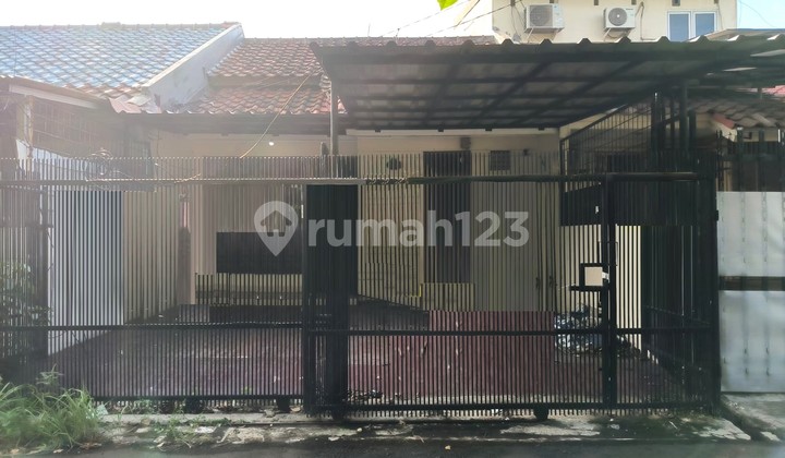 Charming house, ready to occupy in Citra Garden 1