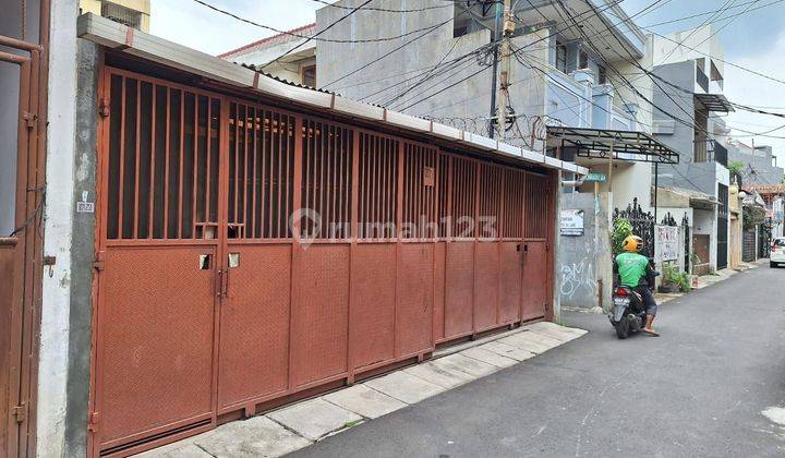 Rumah strategis cocok untuk kost/hunian di Jl.Makaliwe, Grogol - Jakarta Barat 1