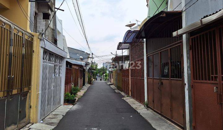 Rumah lokasi strategis cocok untuk kost/hunian di Makaliwe, Grogol - Jakarta Barat 2