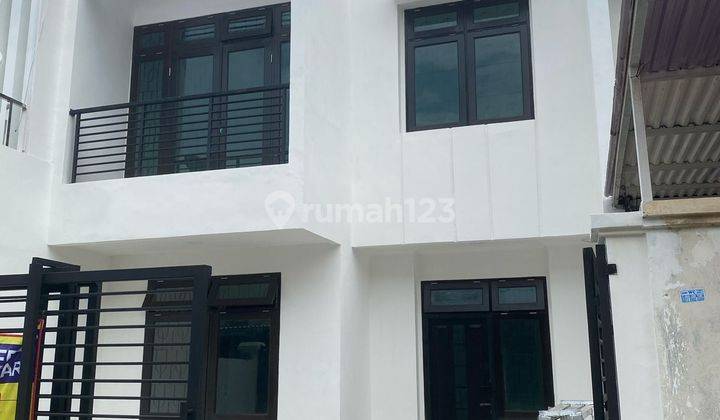 Rumah baru renovasi 2 lt di Daan Mogot Baru, Kalideres -  Jakarta Barat 1