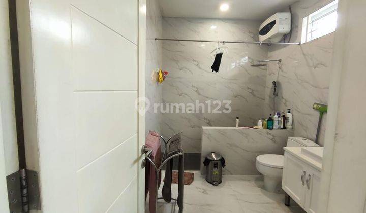 Rumah cantik furnished 2,5 lt di Duri Kepa, Kebon Jeruk - Jakarta Barat 2