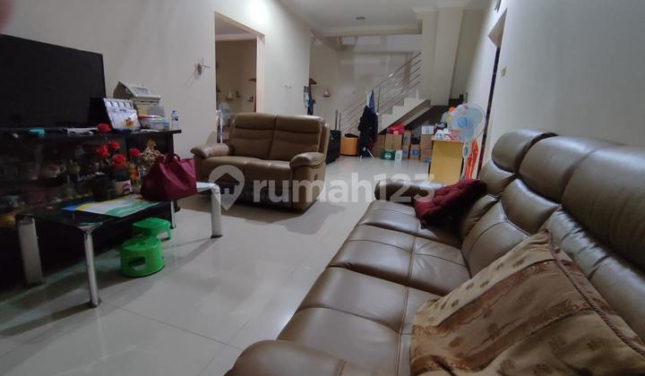 Rumah Cantik 3 Lantai Row Jalan Lebar di Citra Garden Kondisi Siap Huni Rapih Sekali, Kalideres, Jakarta Barat 2