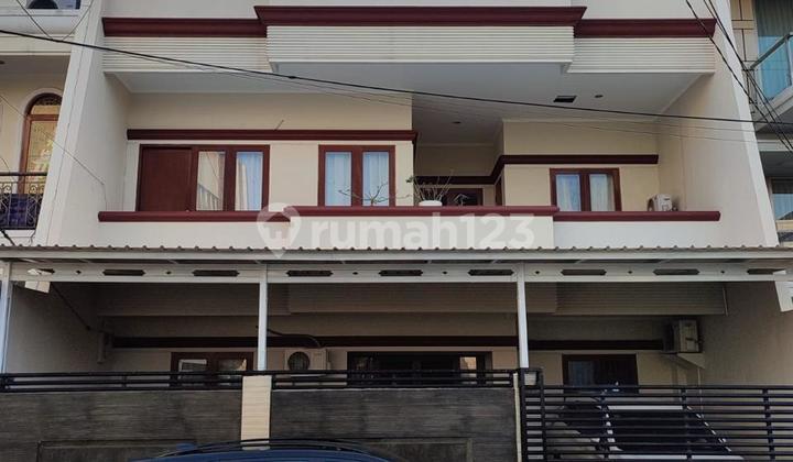 Rumah Cantik 3 Lantai Row Jalan Lebar di Citra Garden Kondisi Siap Huni Rapih Sekali, Kalideres, Jakarta Barat Rumah Cantik 3 Lantai Row Jalan Lebar di Citra Garden Kondisi Siap Huni Rapih Sekali, Kalideres, Jakarta Barat