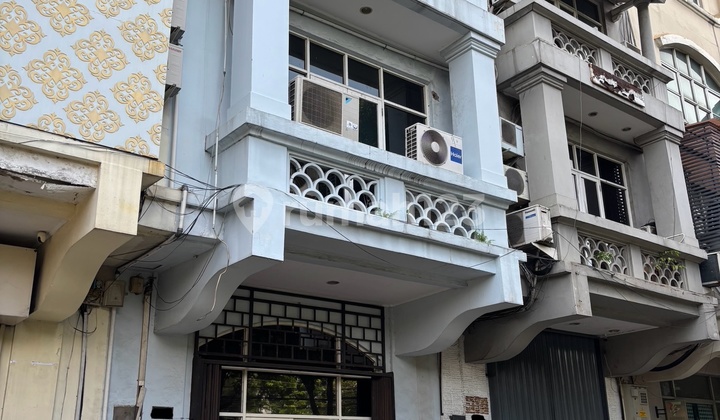 Strategis Ruko For Sale