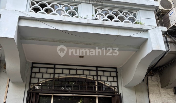 Strategic Shop House For Sale 2