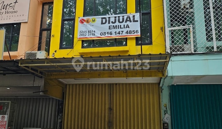 Shop house on Kelapa Gading Boulevard Shop house on Kelapa Gading Boulevard