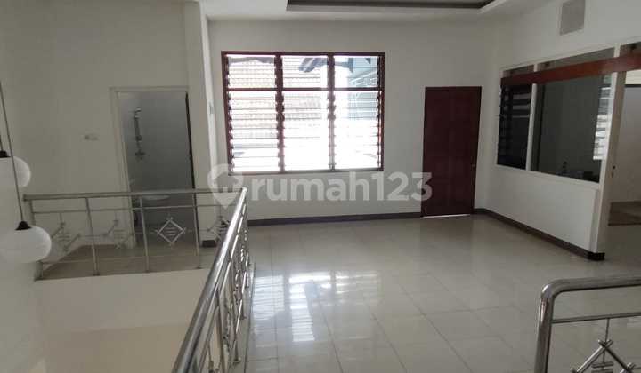 Jual Rumah 2.5 lantai ngagel surabaya jawa timur 2