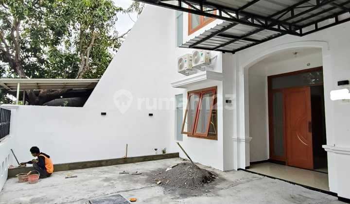 SEWA Rumah 2 Lantai Dukuh Kupang, Baru Renov, Surabaya Barat