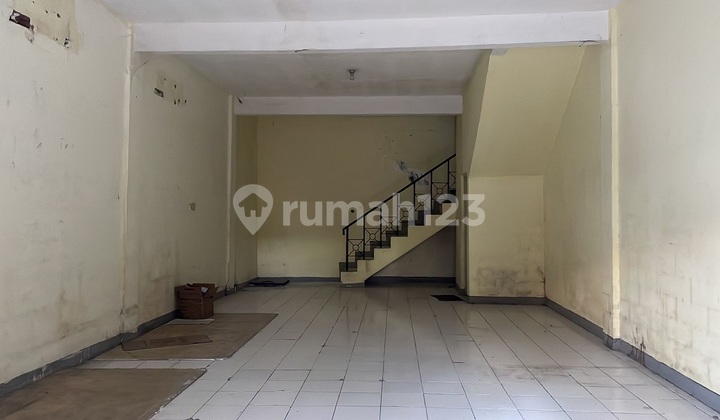 For Rent: Centra Point 3-Story Shop House, Kenjeran, East Surabaya 2