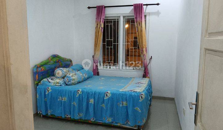 Di Sewa Rumah 2 Lantai, Baru Renovasi, Semi Furnished, Araya 2 Medokan Semampir Surabaya 2