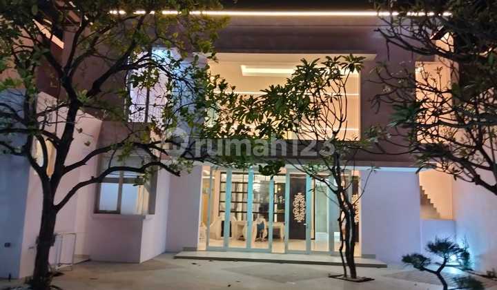 Rent 2-Story House Palm Beach, Furnished, East Surabaya Rent 2-Story House Palm Beach, Furnished, East Surabaya