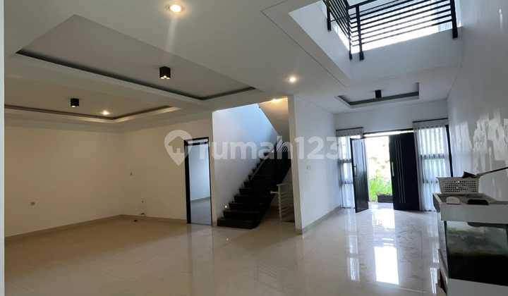 Termurah Rumah cantik dan mewah di Setraduta Bandung