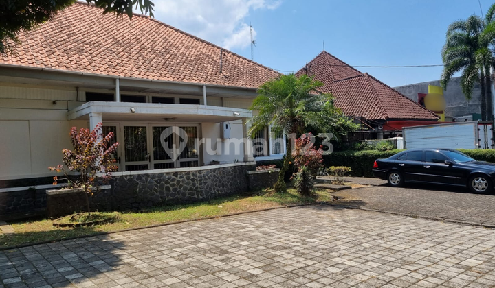 Termurah Rumah Cocok Untuk Ruang Usaha di Jalan Riau Bandung