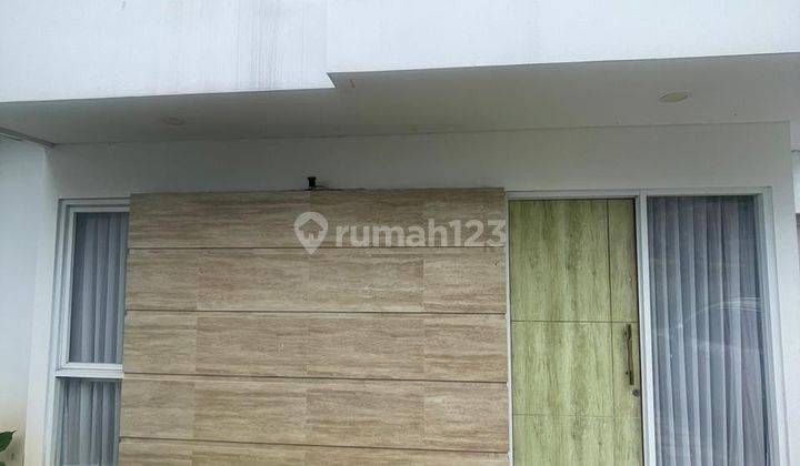 Murah Rumah Cantik 2 Lantai di Sersan Bajuri, Bandung 1