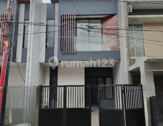 Rumah Kualitas Premium Koko Masih Baru Harga 1 M-an Di Mulyosari Dekat Pcm