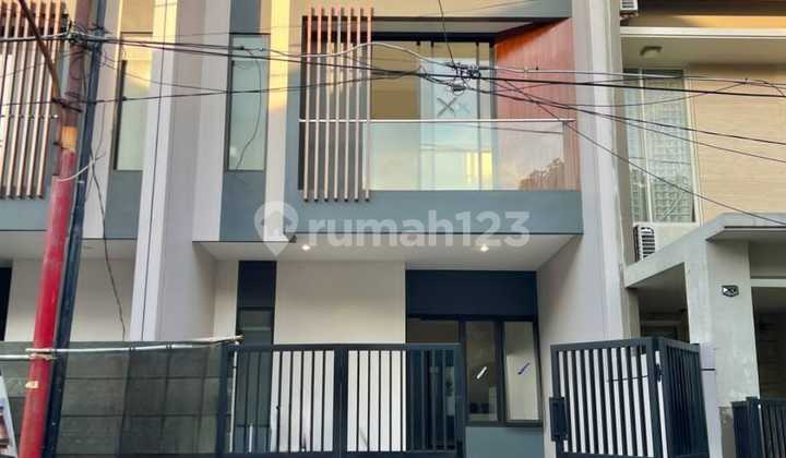 Rumah Baru, Nyaman & Siap Huni di Mulyosari