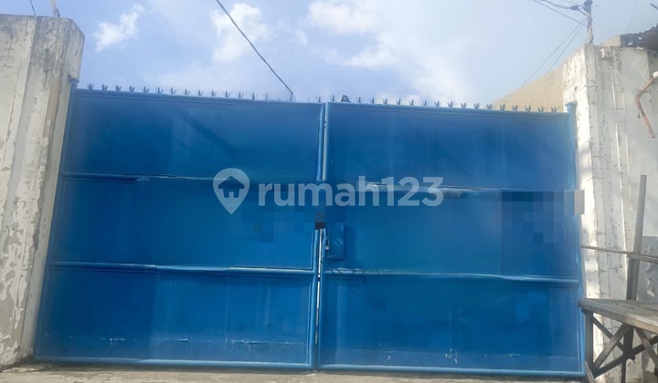 Spacious & Cheap Warehouse in Kyai Tambak Deres - Prime Location!
