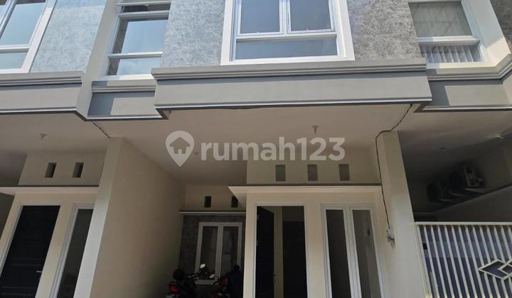 Rumah Siap Huni di Ploso Timur - Akses Mudah