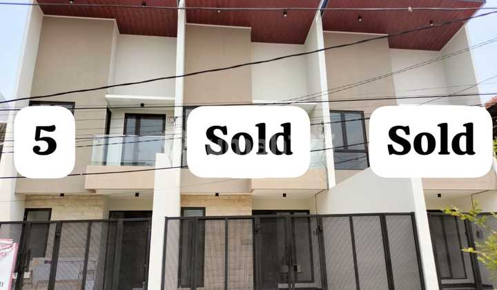 Rumah Lokasi Strategis Hanya 1 Menit dari Merr, Araya dan ITS Rumah Lokasi Strategis Hanya 1 Menit dari Merr, Araya dan ITS