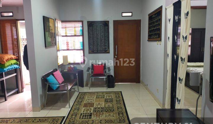 Rumah Bersih Furnished Di Jl Setra Duta Sariwangi Bandung 2