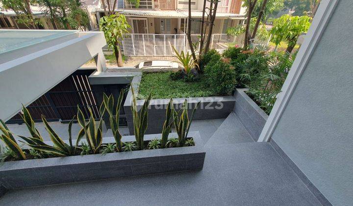 Rumah 3 Lantai Baru Dekat Pasar Modern di Citraland, Surabaya 3