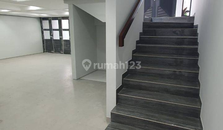 Rumah 3 Lantai Baru Dekat Pasar Modern di Citraland, Surabaya 15