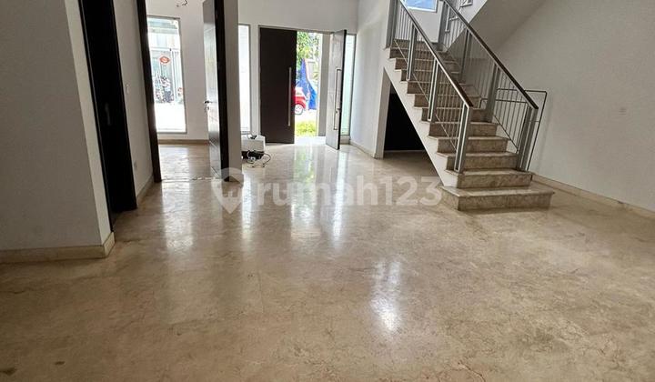 Disewakan rumah golf island rumah bagus dan siap huni masih nego  2