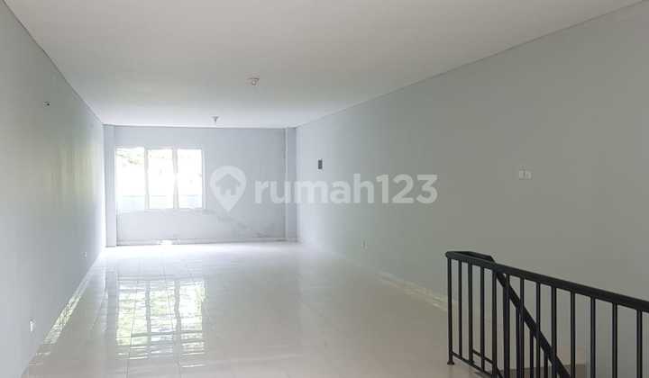 CCC Shop House in Cikarang Ready for Rent. Act fast.