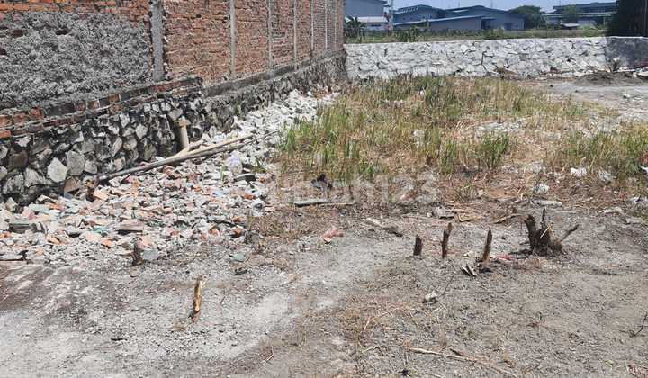 Strategic Land in Kemayoran For Rent.