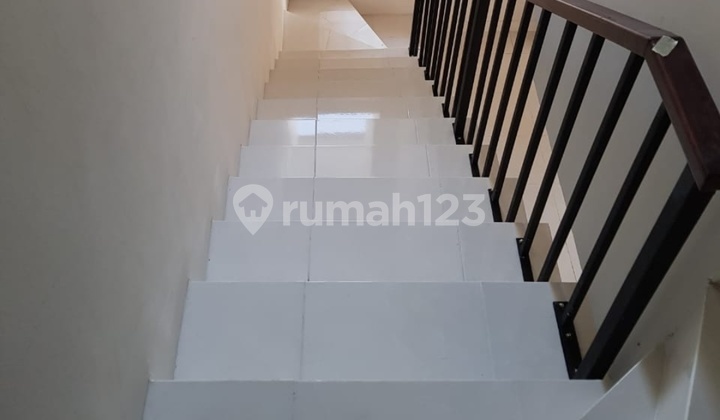 2-Storey House in Lefreya for Rent. Available Immediately.