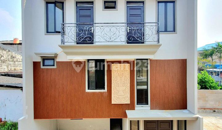 Rumah mewah di PejatenPasar Minggu akses ke TB Simatupang Jaksel