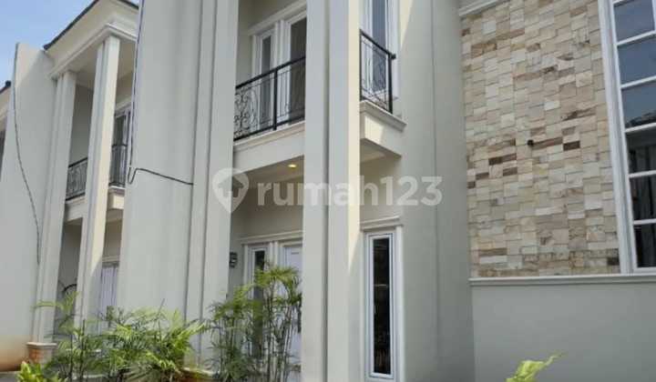 Rumah Mewah Model Klasik di Depok Dekat ke Stasiun KPR 3 Jutaan