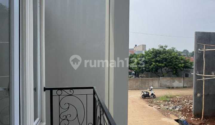 Rumah Mewah Model Klasik di Depok Dekat ke Stasiun KPR 3 Jutaan 2