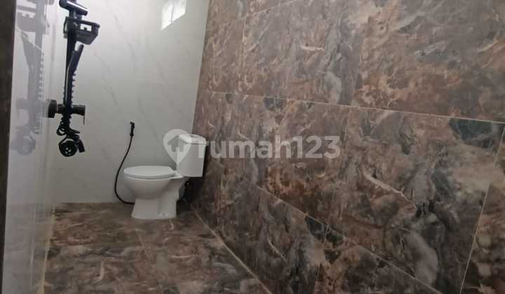 Rumah Mewah Murah Bisa Bangun Kolam Renang Dekat Stasiun Depok 2
