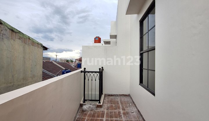 2 Floors Comfortable Quiet In Raden Saleh Area Access to Station & Toll Road 2