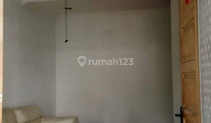 Dijual Rumah Taman Semanan Luas 97, Butuh Renovasi 2