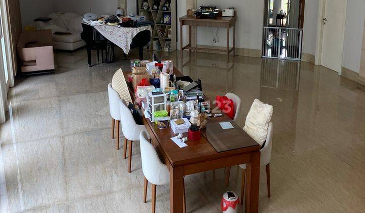 ruang tamu dijual rumah mewah taman resort