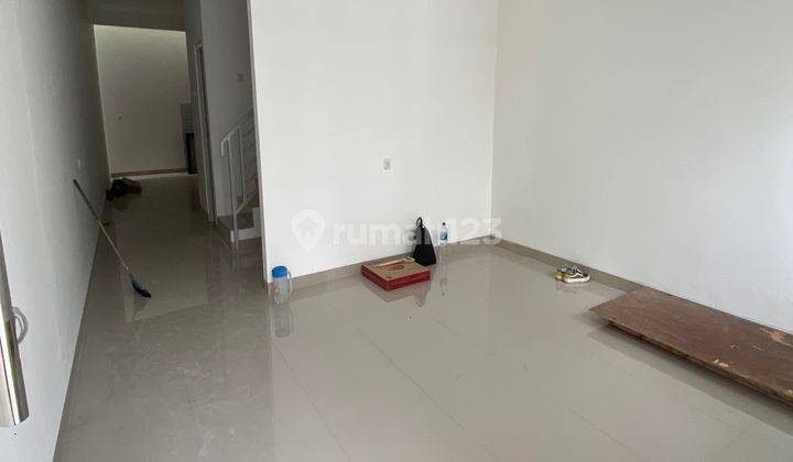 Dijual Rumah Baru Taman Ratu Jalan Besar3 Mobil 90 M2 2