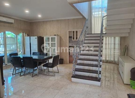 Rumah Cantik Furnished Siap Huni Taman Beverly Golf Lippo karawaci Rumah Cantik Furnished Siap Huni Taman Beverly Golf Lippo karawaci