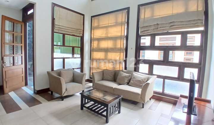 Rumah Kondominium Menteng