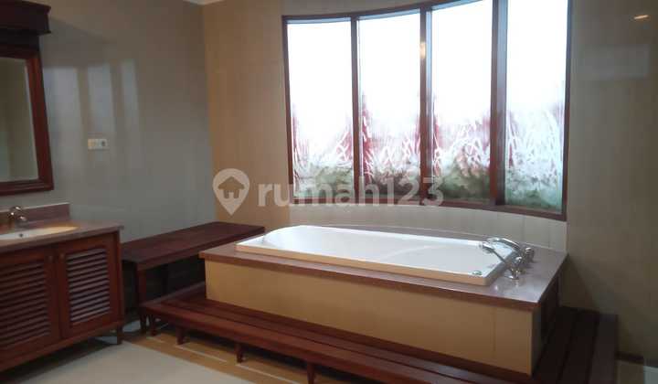 Disewakan Rumah Menteng Jl. Lembang Terusan Dengan Pool 2