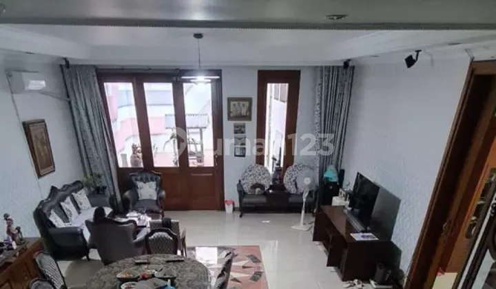 Dijual Rumah di Jl. Lembang Terusan 2lt Menteng 2