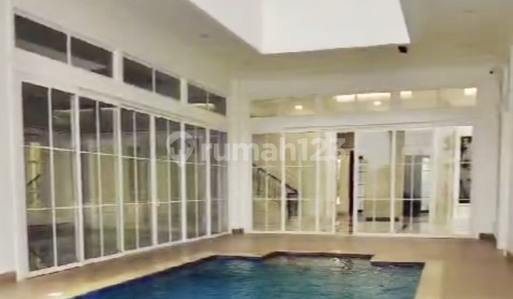 Luxurious House for Sale in Menteng Luxurious House for Sale in Menteng