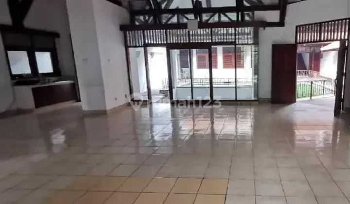 Disewakan Rumah di Jl Sumbawa Menteng 1