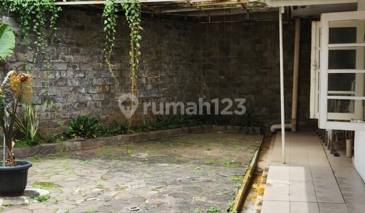 Dijual Rumah Gaya Kolonial 2