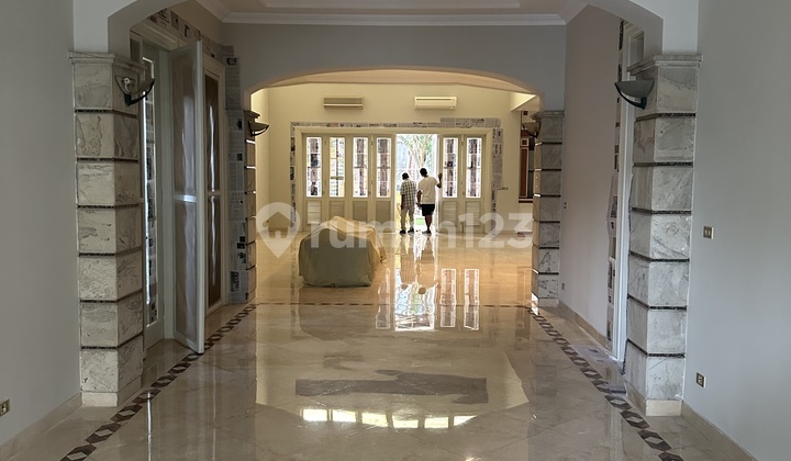 For Rent House on Jl. Maluku, Menteng 2