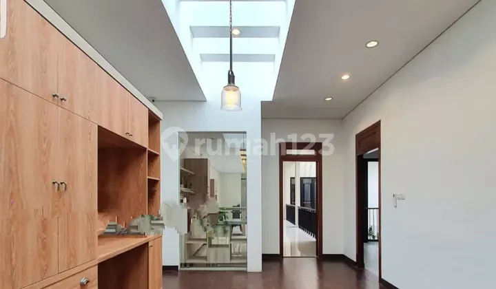 jl prambanan fully furnished with pool