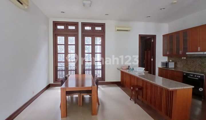 Rumah Kondominium Menteng