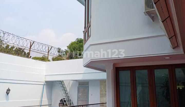 Rumah Menteng Sewa Jl Bondowoso 2