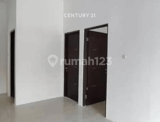 Comfortable and Strategic House in Greenville Ngamprah West Bandung